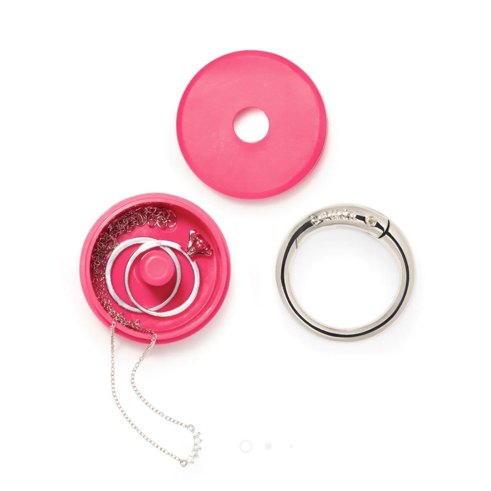 Lion Latch Jewelry Protector Holder